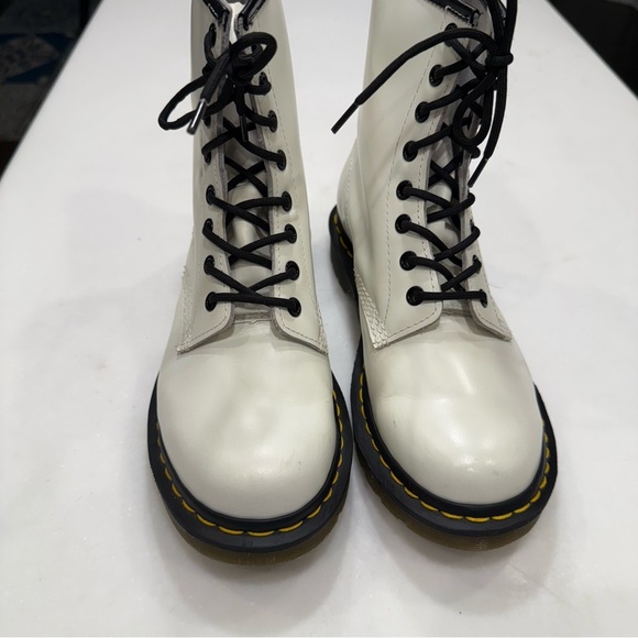 Dr. Martens Women’s 1460 Smooth White Leather Combat Boots Sz US 8 EU 39 NEW! - Picture 9 of 12
